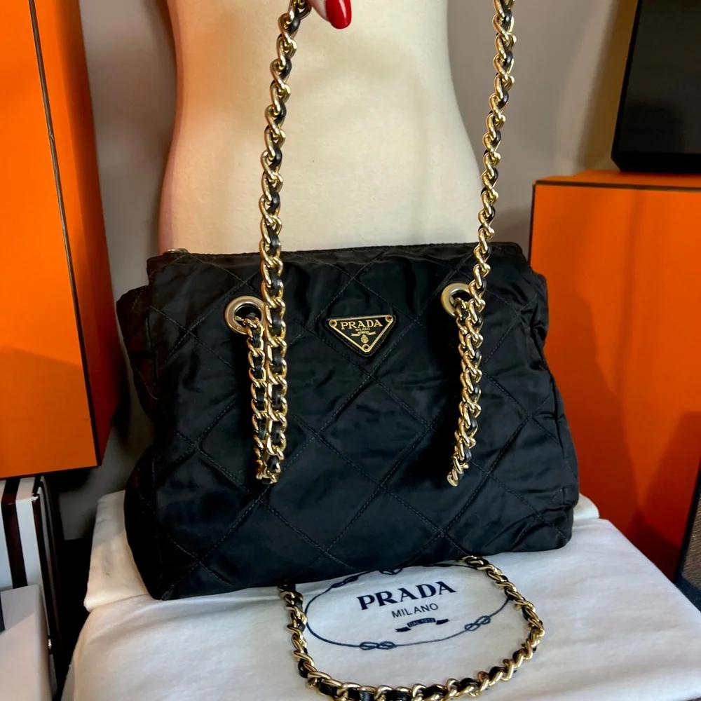 Prada⭐️⭐️Black Quilted Shoulder Bag with Gold Chain. No damages. - Picture 9 of 14